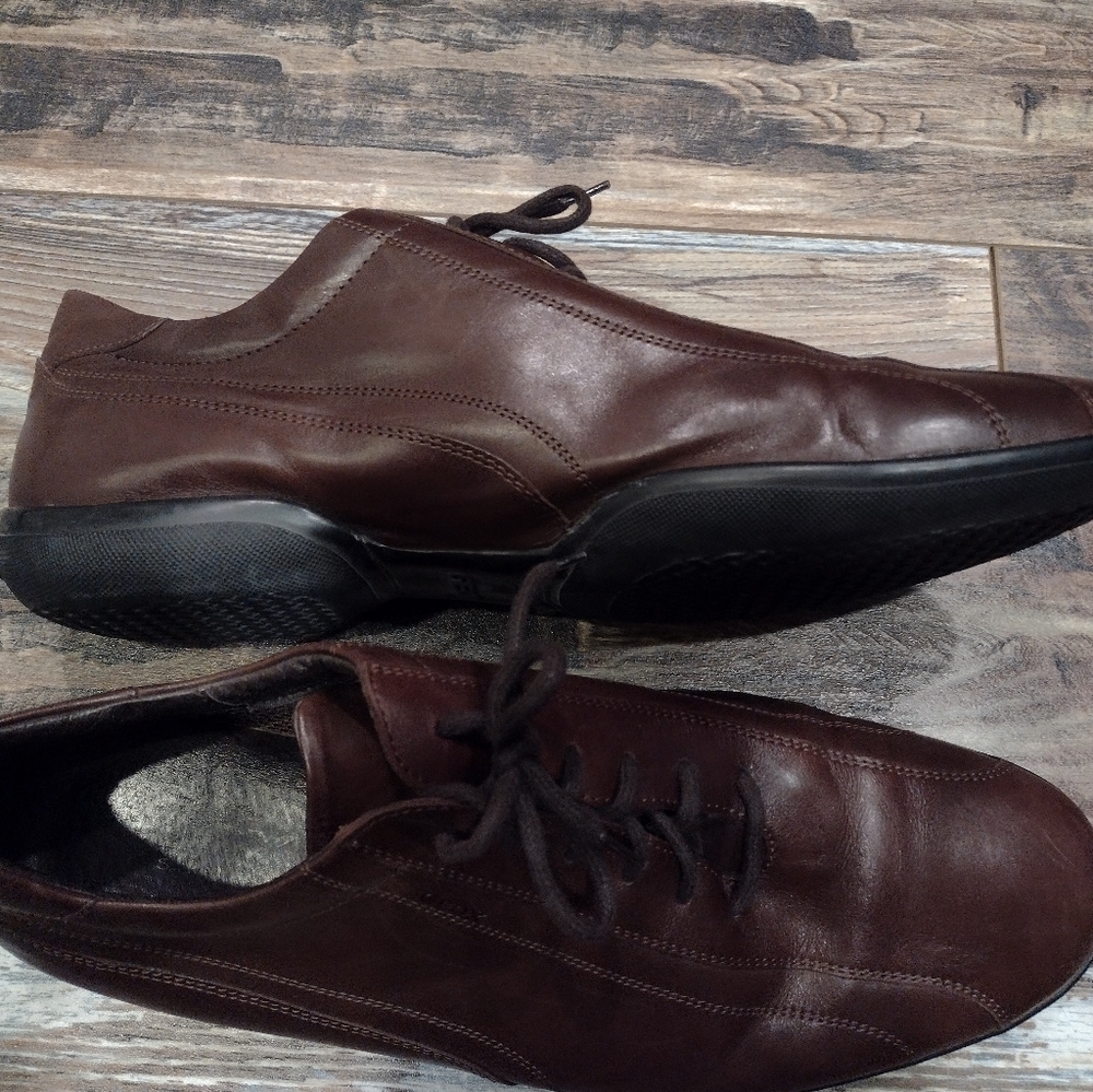 Geox soft leather shoes